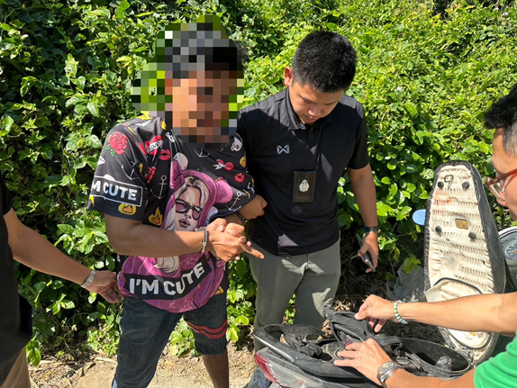 ชุดสืบสวน สภ.บ้านกุ่ม ร่วมกันจับผู้ต้องหาคดียาเสพติดให้โทษ