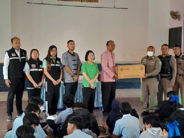 ร่วมกันดำเนินการคัดกรองจำแนกกลุ่มเป้าหมาย (RE-X-Ray)  สารเสพติดในสถานศึกษา